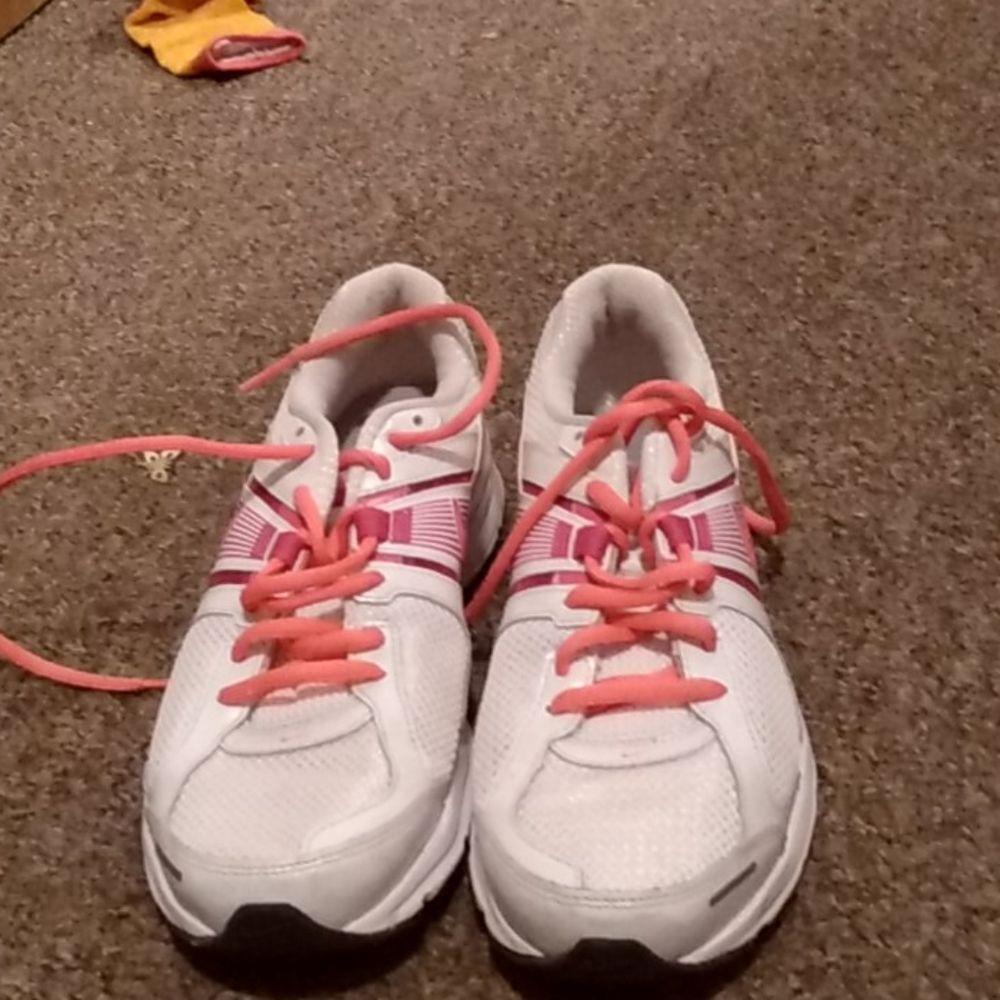 Women nike tennis shoes